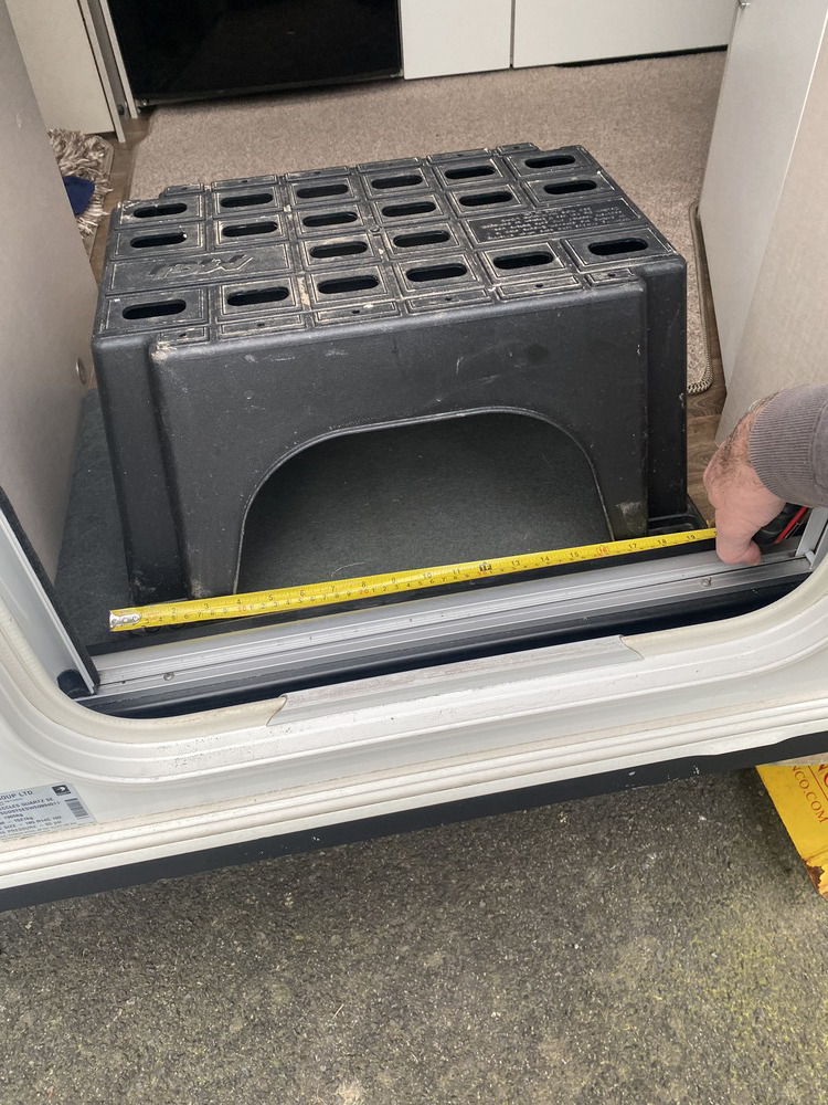 Caravan Steps with Handrail Our Guide caraman.co.uk